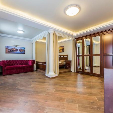 Шикарная Квартира Возле Костёла В Центре Kyiv Exterior photo